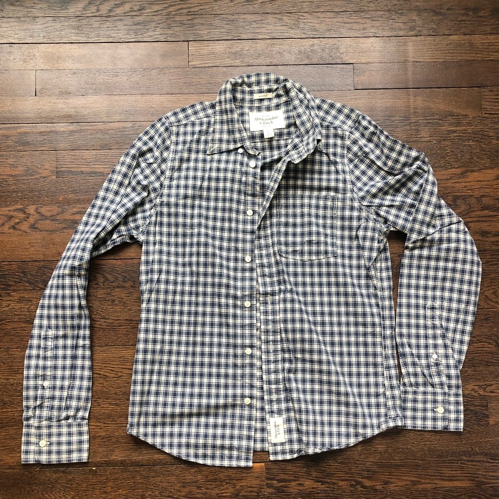 Men’s Abercrombie button up.